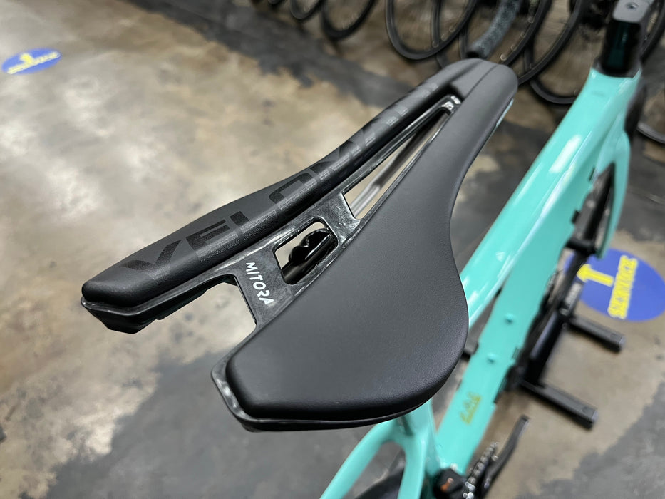 Bianchi Specialissima Comp Shimano 105 Di2 - 2025