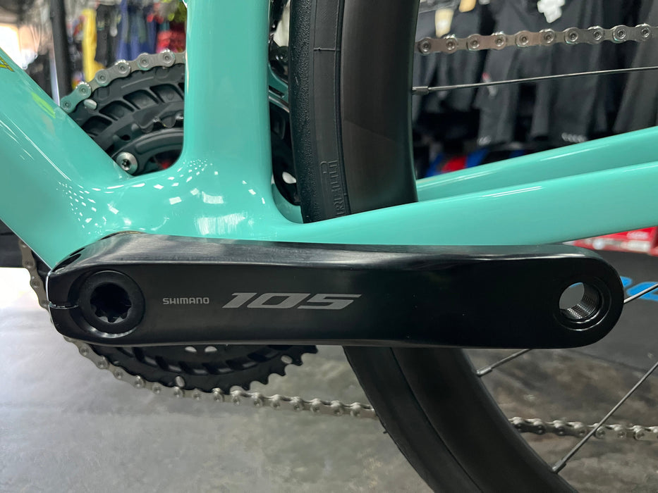 Bianchi Specialissima Comp Shimano 105 Di2 - 2025