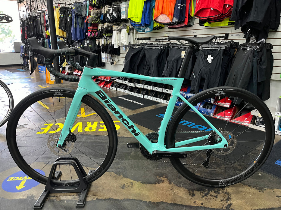 Bianchi Specialissima Comp Shimano 105 Di2 - 2025