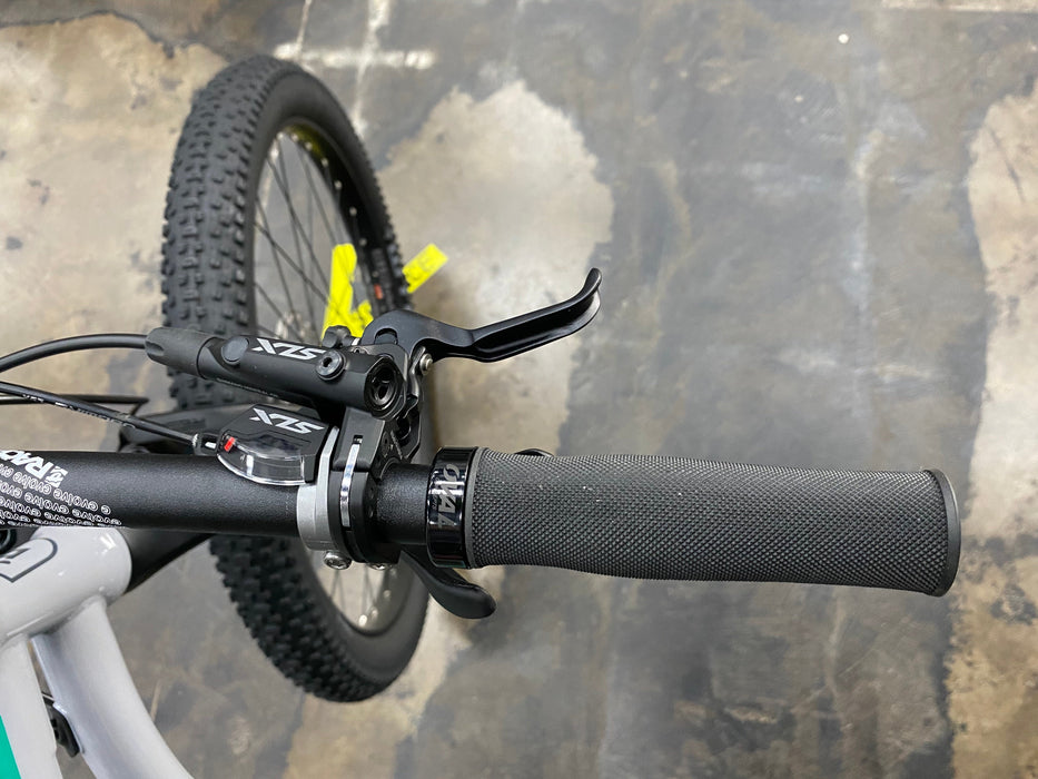 Breezer Bikes Lightning Pro 27+ SLX 11 Speed - Gray/Turquoise