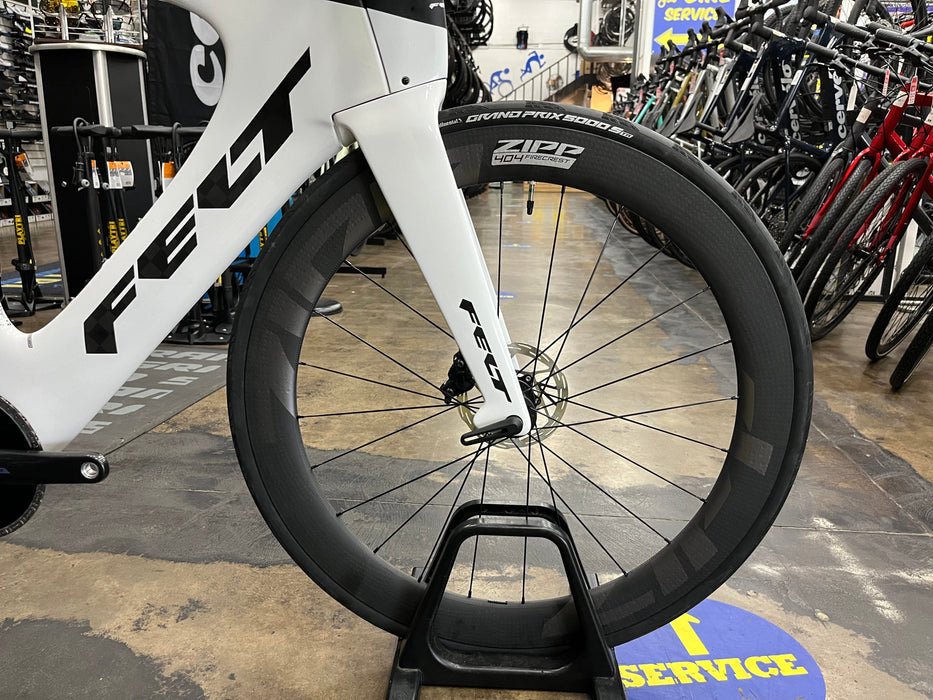 Felt IA FRD 2.0 SRAM Force D2 eTap AXS 1X Powermeter ZIPP 404/808 Firecrest Wheels