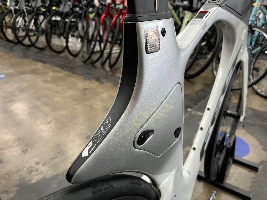 Felt IA FRD 2.0 SRAM Force D2 eTap AXS 1X Powermeter ZIPP 404/808 Firecrest Wheels