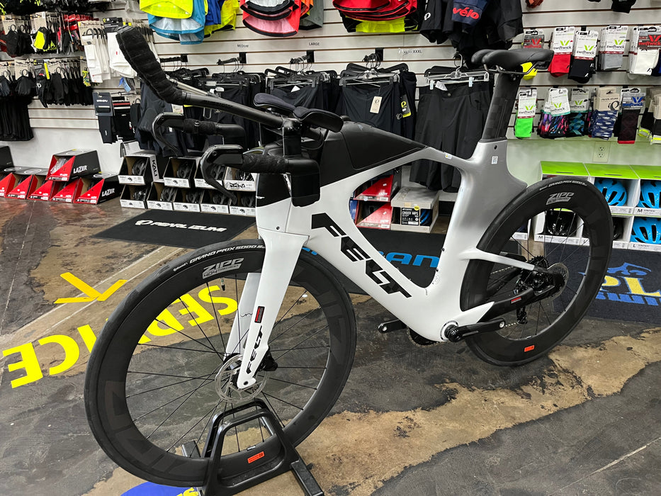 Felt IA FRD 2.0 SRAM Force D2 eTap AXS 1X Powermeter ZIPP 404/808 Firecrest Wheels