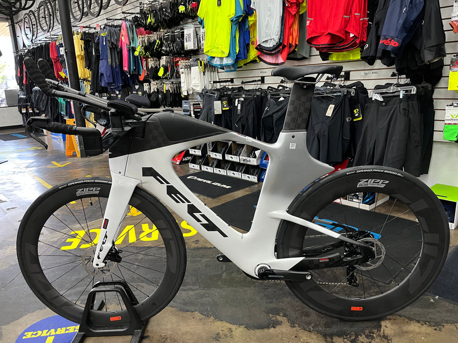 Felt IA FRD 2.0 SRAM Force D2 eTap AXS 1X Powermeter ZIPP 404/808 Firecrest Wheels
