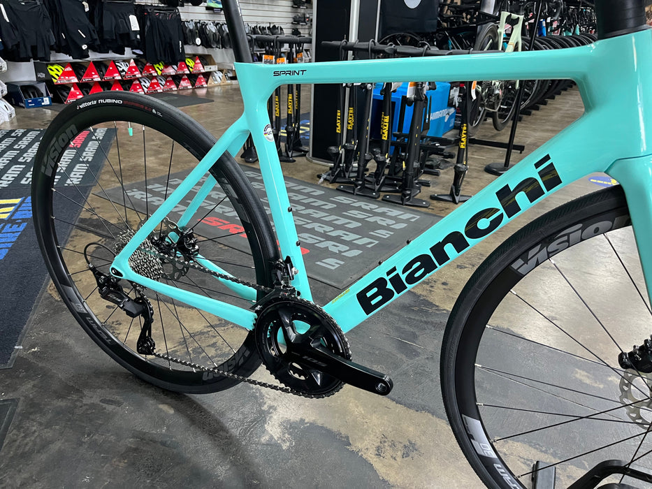 Bianchi Sprint Shimano 105 12-Speed - 2025