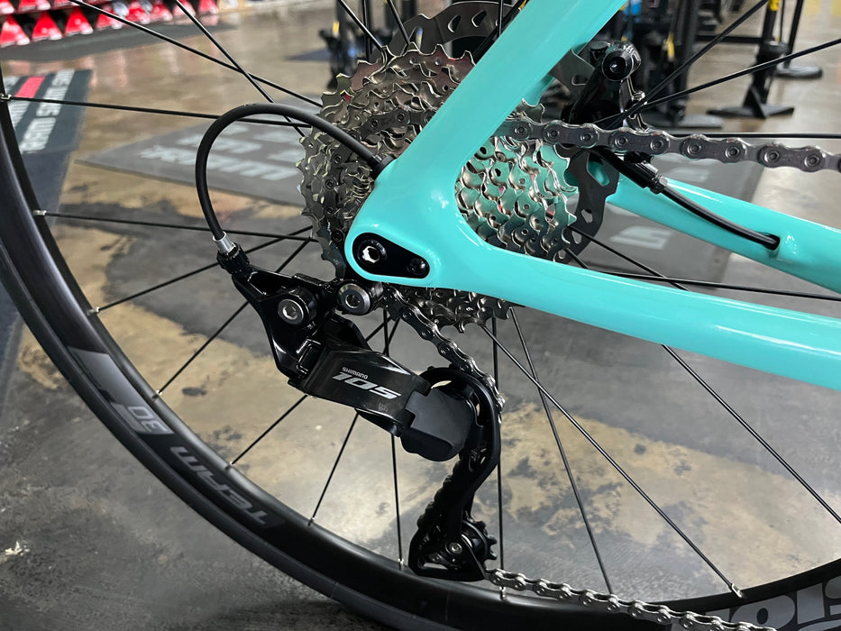 Bianchi Sprint Shimano 105 12-Speed