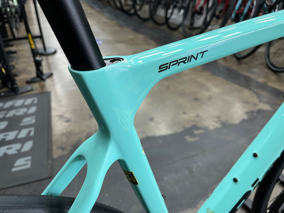 Bianchi Sprint Shimano 105 12-Speed - 2025