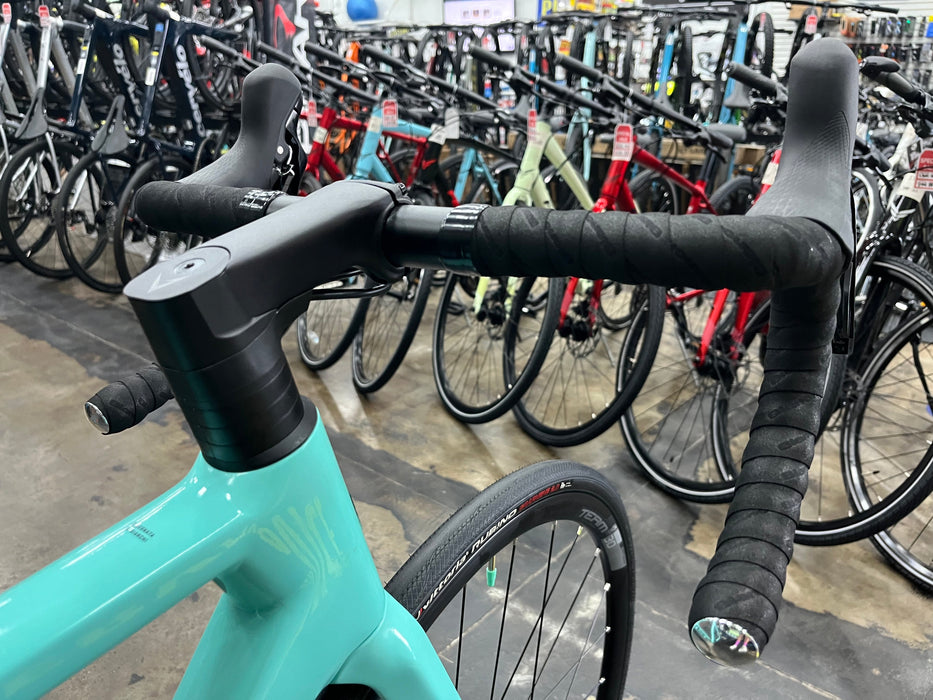Bianchi Sprint Shimano 105 12-Speed