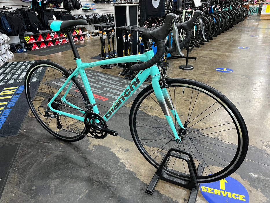 Bianchi Via Nirone 7 Shimano Claris 8-Speed