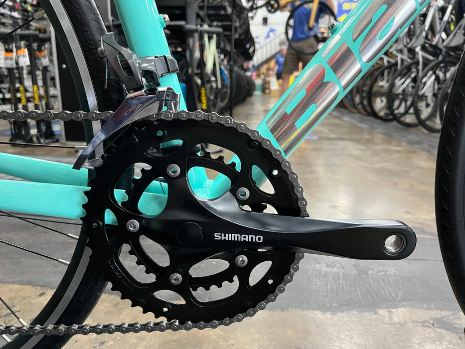 Bianchi Via Nirone 7 Shimano Claris 8-Speed