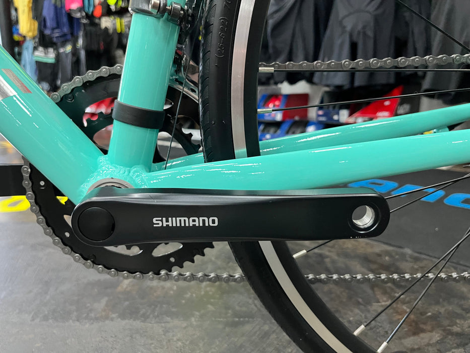 Bianchi Via Nirone 7 Shimano Claris 8-Speed