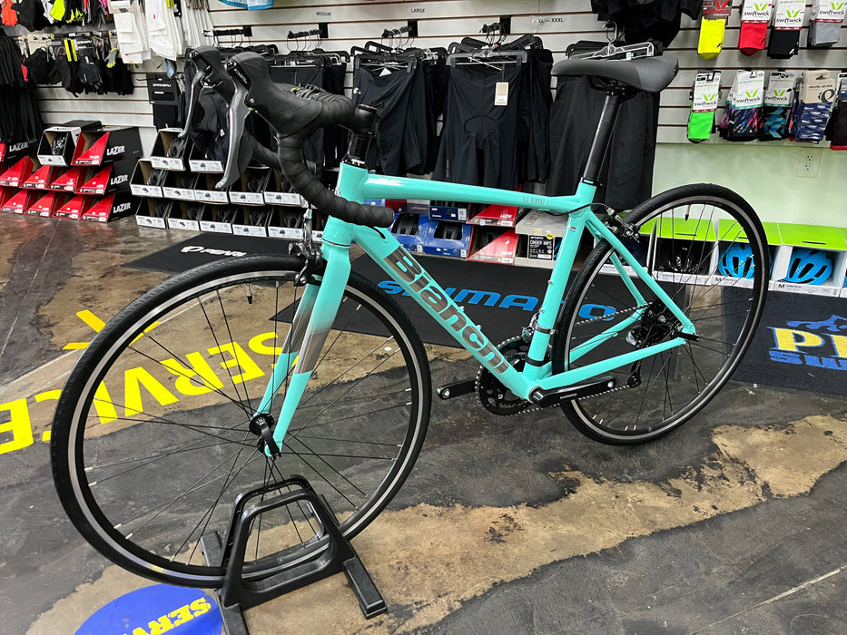 Bianchi Via Nirone 7 Shimano Claris 8-Speed
