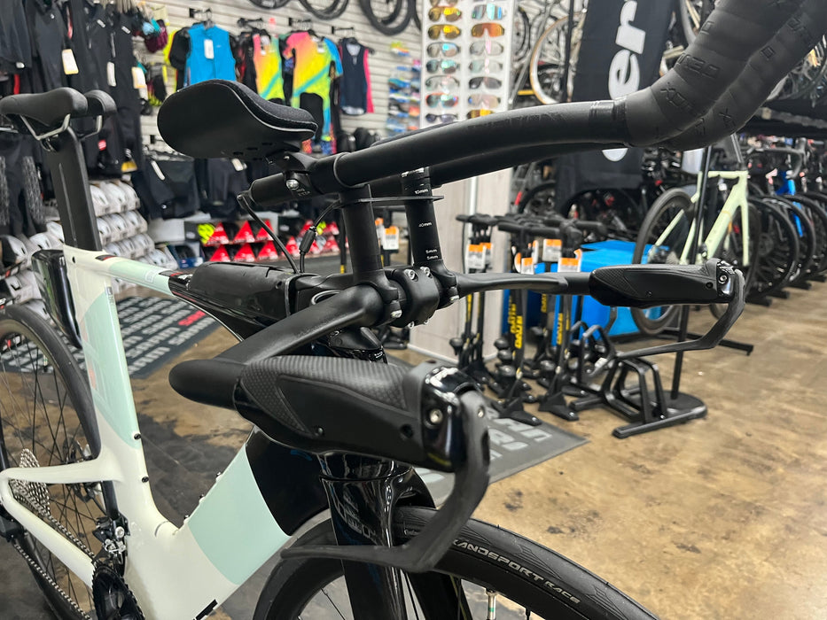 Felt IAX Advanced Shimano 105 12-Speed - Sage White 2025