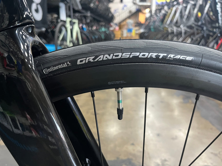 Felt IAX Advanced Shimano 105 12-Speed - Sage White 2025