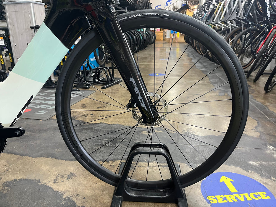 Felt IAX Advanced Shimano 105 12-Speed - Sage White 2025