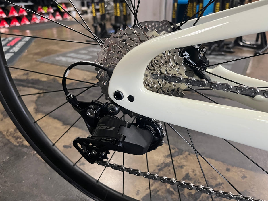 Felt IAX Advanced Shimano 105 12-Speed - Sage White 2025