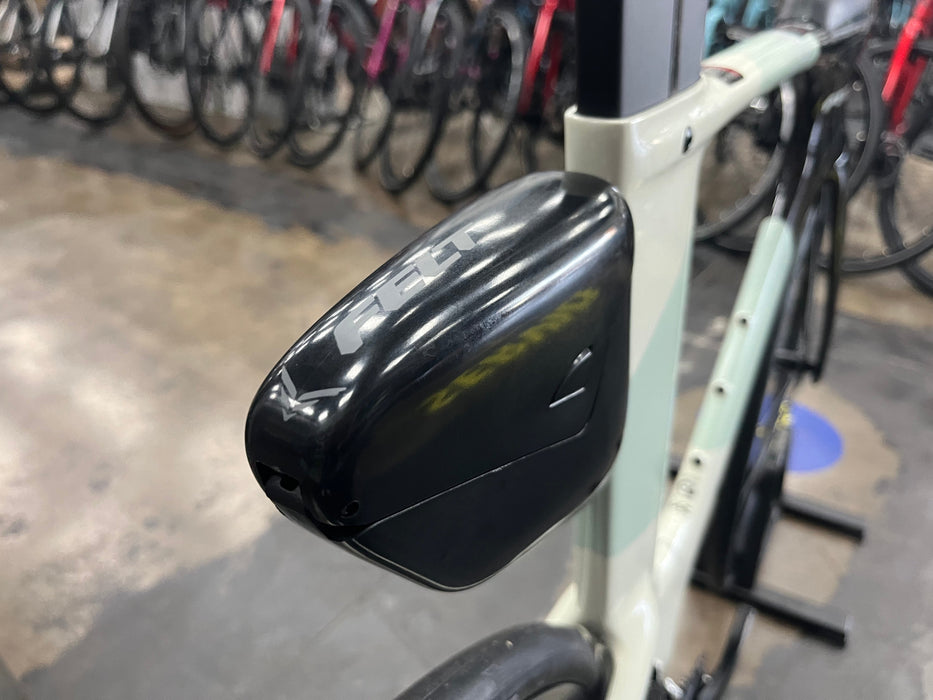 Felt IAX Advanced Shimano 105 12-Speed - Sage White 2025