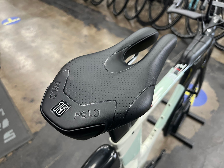 Felt IAX Advanced Shimano 105 12-Speed - Sage White 2025