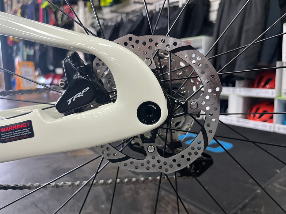 Felt IAX Advanced Shimano 105 12-Speed - Sage White 2025