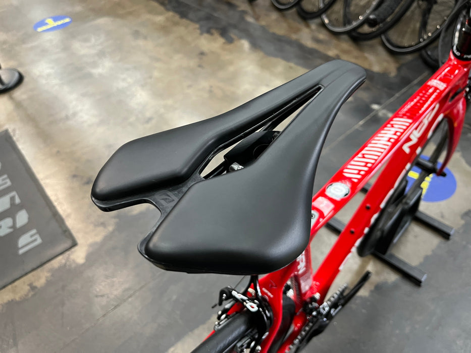 Pinarello Gan Rim Shimano 105 11 Speed - ZIPP 404 Firecrest Wheelset - Red
