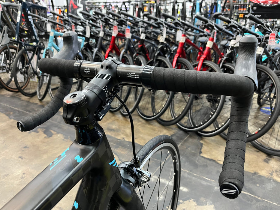 Felt FR2 Shimano Ultegra Di2 11 speed Rim Brake DEMO