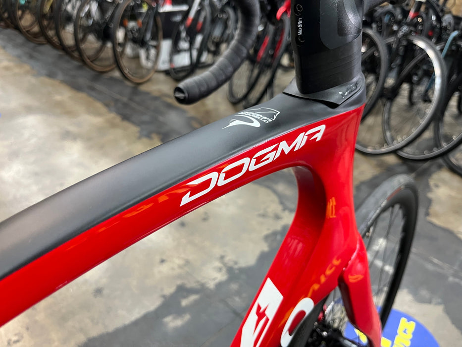 Pinarello Dogma F Disc SRAM Rival eTap AXS - Power Meter - DT Swiss P1800 Spline
