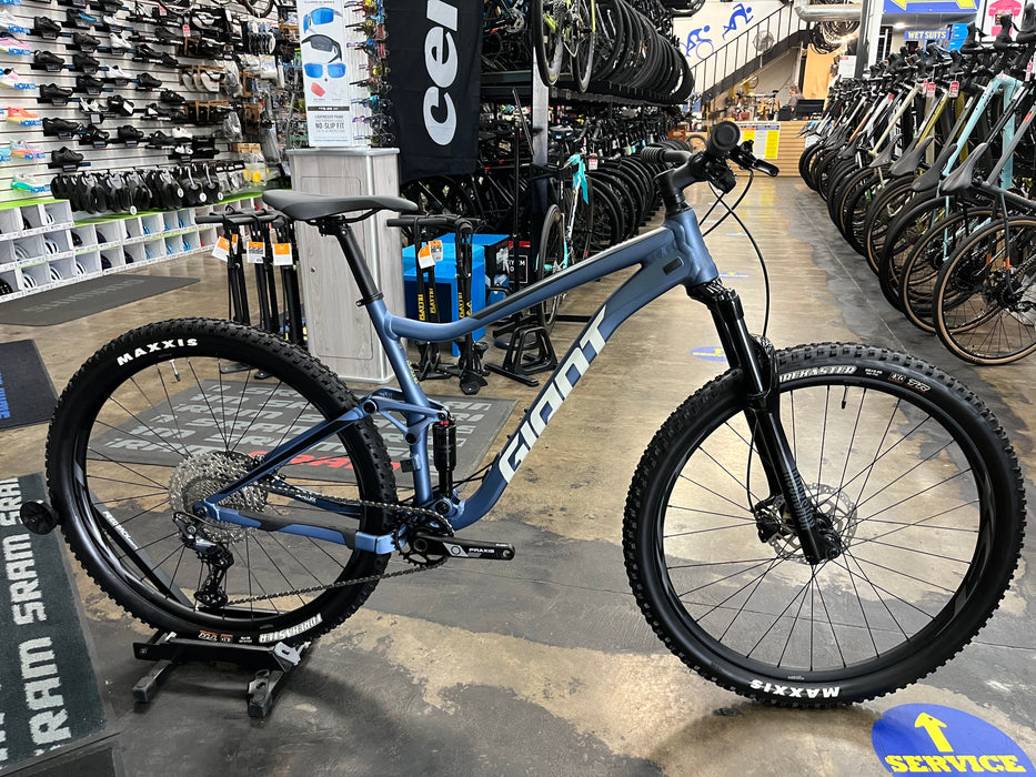 Giant Stance 2 Shimano Deore 12 Speed - Blue Ashes 2021