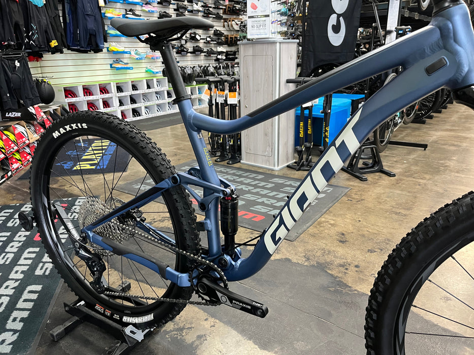 Giant Stance 2 Shimano Deore 12 Speed - Blue Ashes 2021