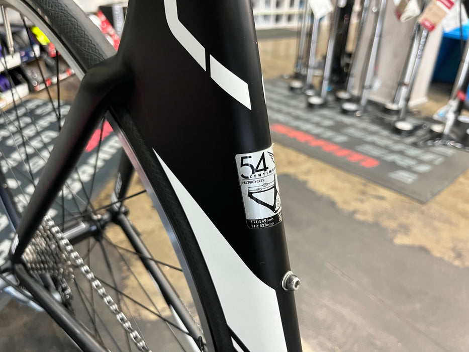 Felt B16 Shimano Ultegra 10 Speed - Carbon/Black/White 2013 USED