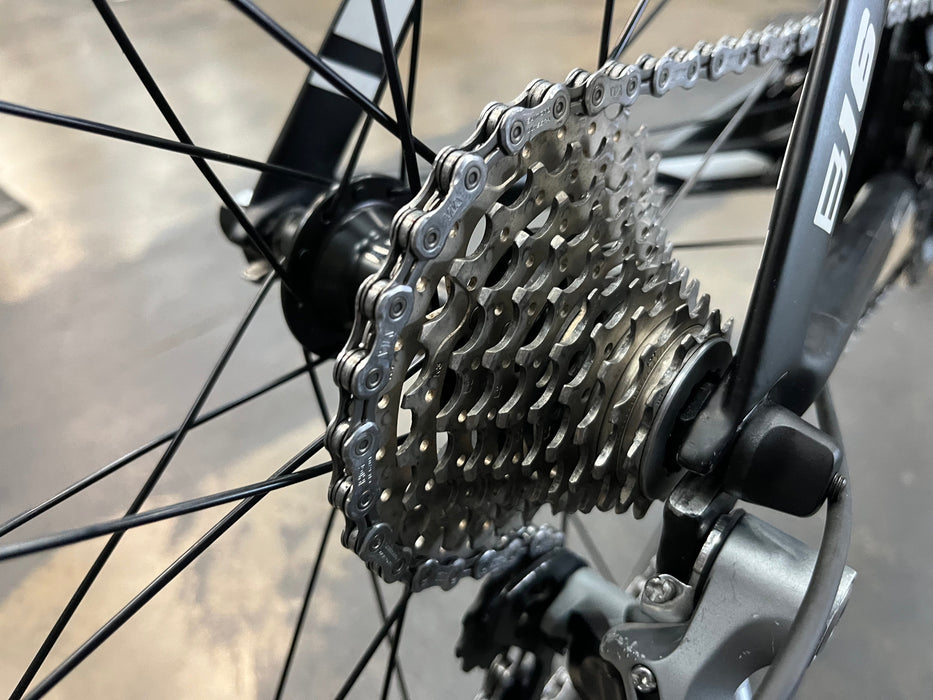 Felt B16 Shimano Ultegra 10 Speed - Carbon/Black/White 2013 USED