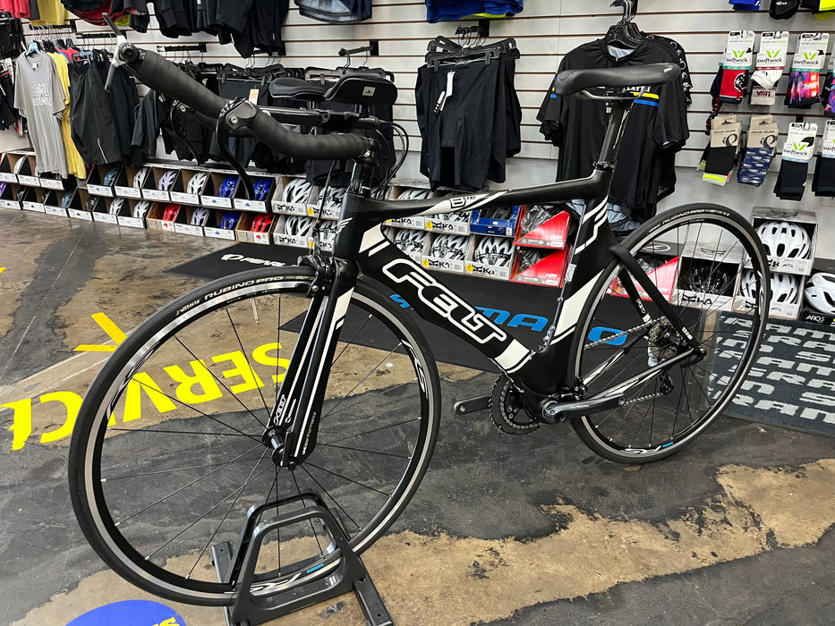 Felt B16 Shimano Ultegra 10 Speed - Carbon/Black/White 2013 USED