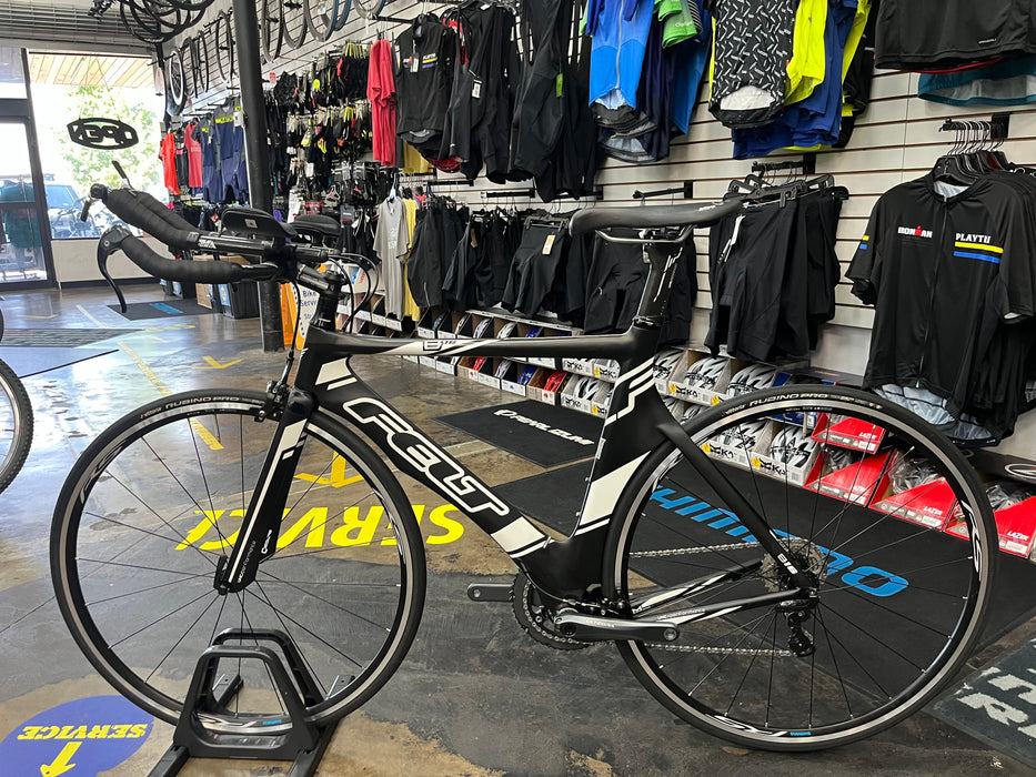 Felt B16 Shimano Ultegra 10 Speed - Carbon/Black/White 2013 USED