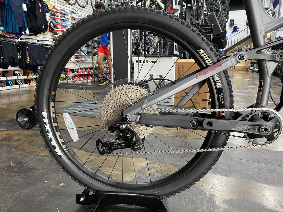 Fuji Auric 27.5 1.5 Deore 11 Speed - Satin Hazy Silver