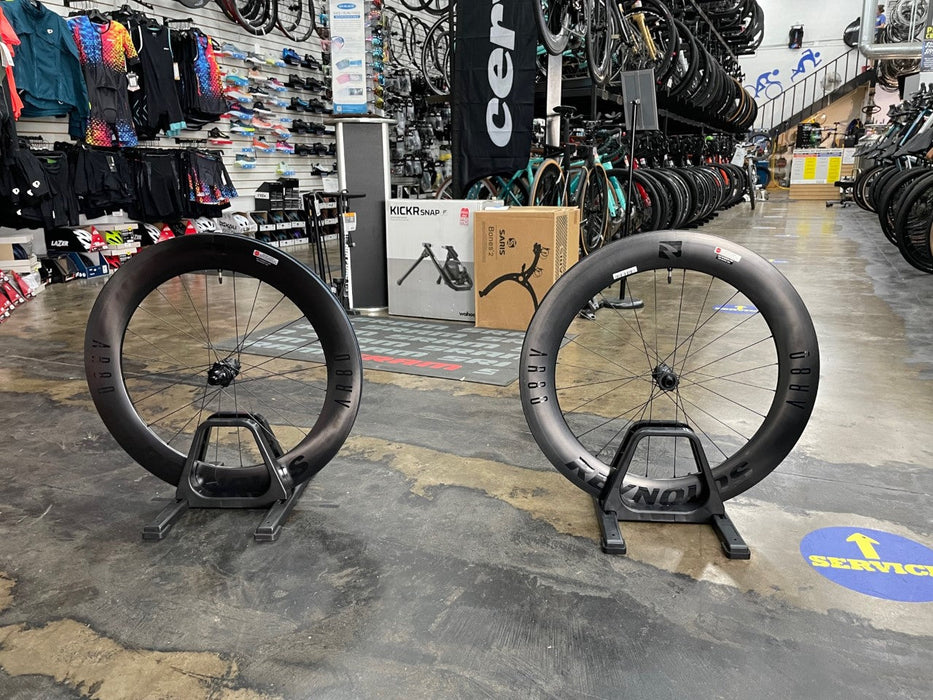 Reynolds AR80 Disc Carbon Clincher Tubeless Wheelset - Black Vinyl Decal