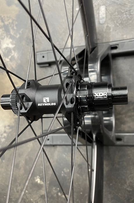 Reynolds AR80 Disc Carbon Clincher Tubeless Wheelset - Black Vinyl Decal